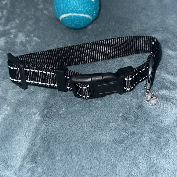 Black reflective stripes small dog collar with paw 🐾 charm and toy ball New - Picture 3 of 5